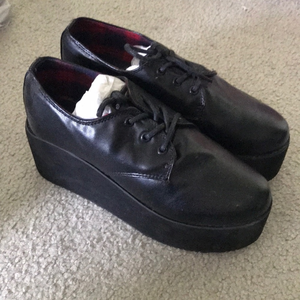 Platform lace-ups